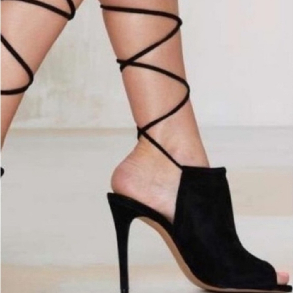 Steve Madden women’ black Sophie tie around open toed heels​